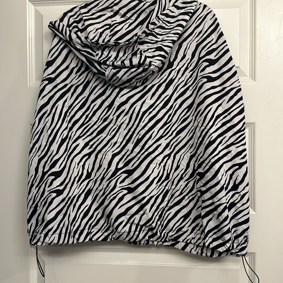 ZARA Zebra Windbreaker - Picture 6 of 6